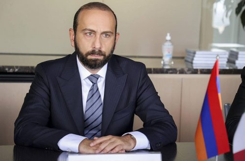 Ararat Mirzoyan estonyalı nazirlə danışıb