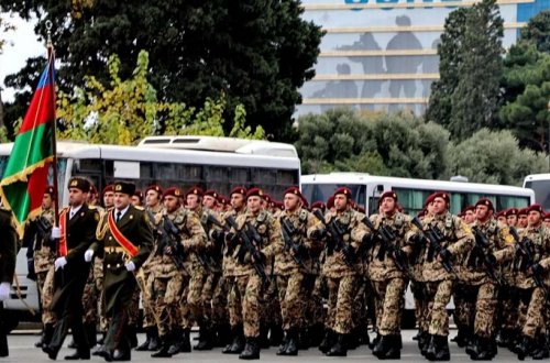 Müdafiə Nazirliyinin həqiqi hərbi xidmət hərbi qulluqçularının maaşı artırılıb