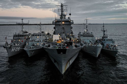 Rusiya və NATO arasındakı gərginlik okeanda da davam edir.