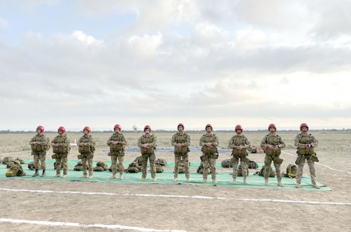 HHQ-nin bölmələri ilə hava desant və praktiki paraşüt tullanışları üzrə məşqlər keçirilir VİDEO