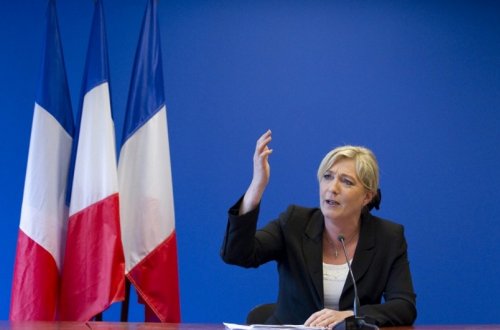 Le Pen Fransa prezidentinin siyasətini tənqid edib