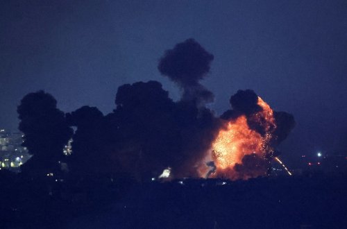 İsrail Livandakı silah anbarlarına zərbələr endirib