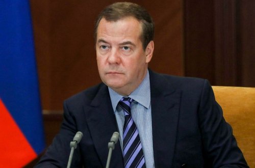 Medvedev: Tramp Ukrayna münaqişəsinə son verə bilər