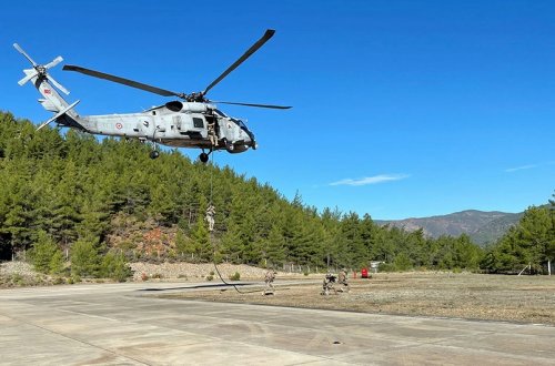 Azərbaycan və Türkiyə dəniz xüsusi təyinatlıları   helikopterdən enmə tapşırıqları yerinə yetiriblər